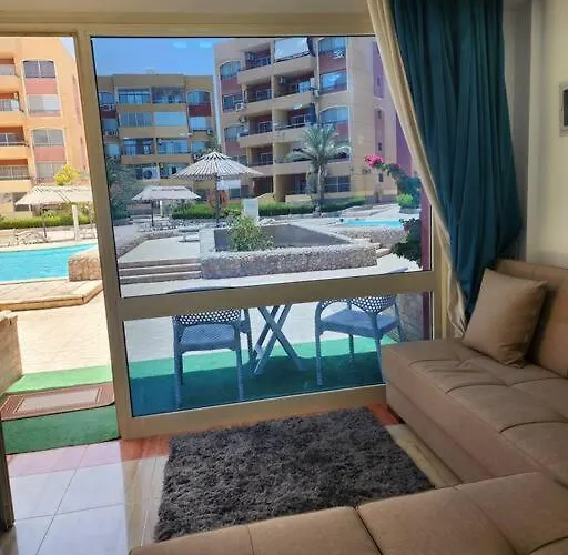 Private And Pool View Апартаменты Хургада