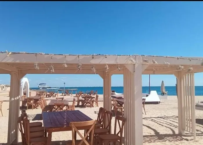 Private And Pool View Апартаменты